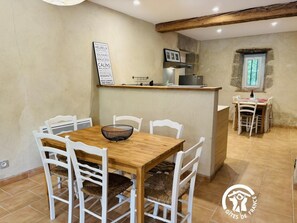Dining - Le Cazal - SAINTE EULALIE (SAINTE EULALIE)