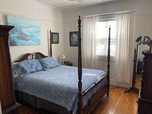 Strykjärn/strykbräda, wi-fi och sängkläder