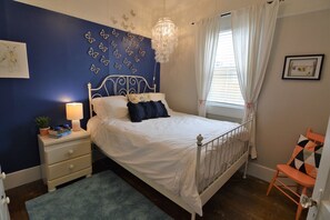 Strykjärn/strykbräda, wi-fi och sängkläder