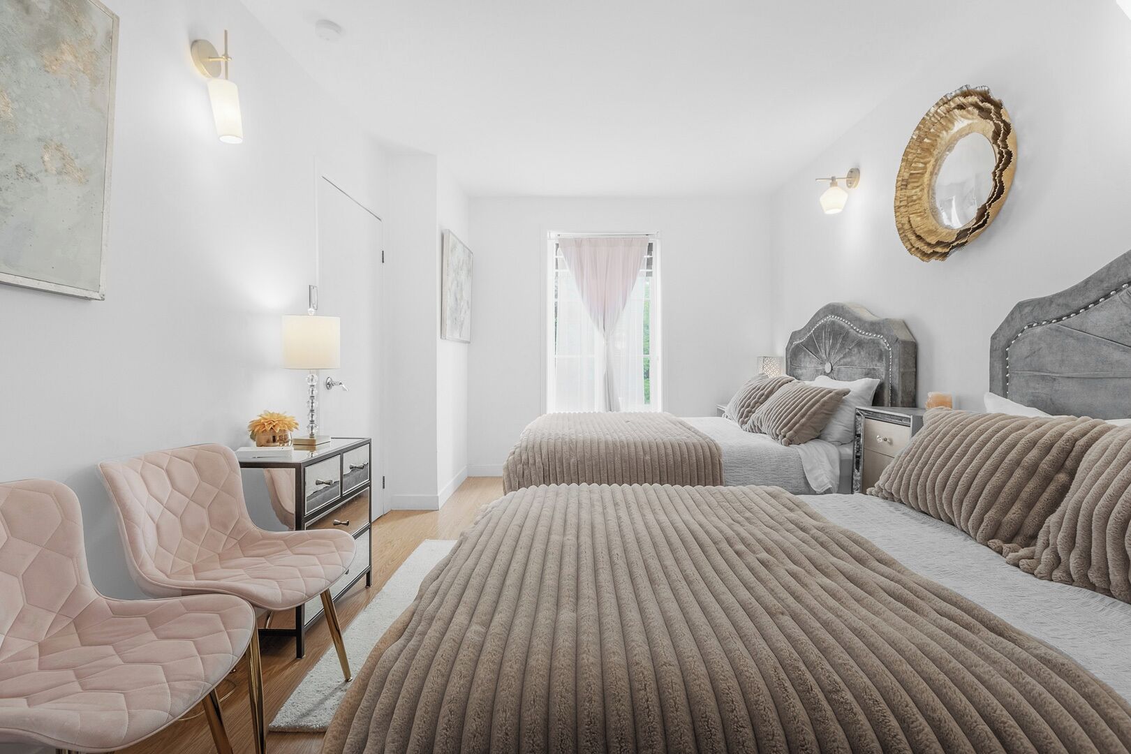 6 bedrooms, desk, iron/ironing board, free WiFi