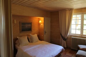 4 間睡房、免費 Wi-Fi