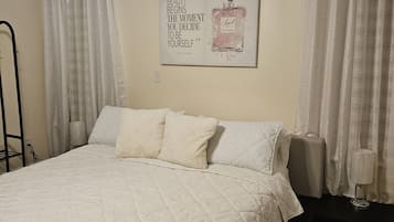 Schreibtisch, Bügeleisen/Bügelbrett, kostenloses WLAN, Bettwäsche