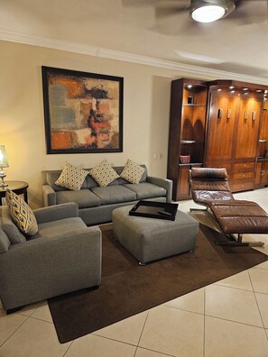 Living area - Extravagant 2 bdrm PRESIDENTIAL SUITE sleeps 6 - Unforgettable All inclusive (Cofresi)