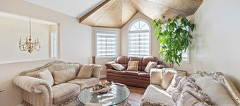 Modern 3-Bed, 2-Bath in South Windsor