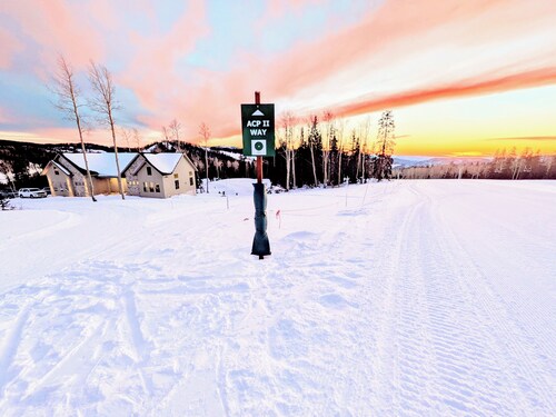Serene 3-bedroom ski in/out apartment at Eagle Point Ski Resort
