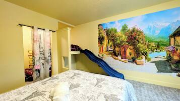 3 bedrooms, free WiFi, bed sheets, wheelchair access