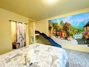 3 bedrooms, free WiFi, bed sheets, wheelchair access