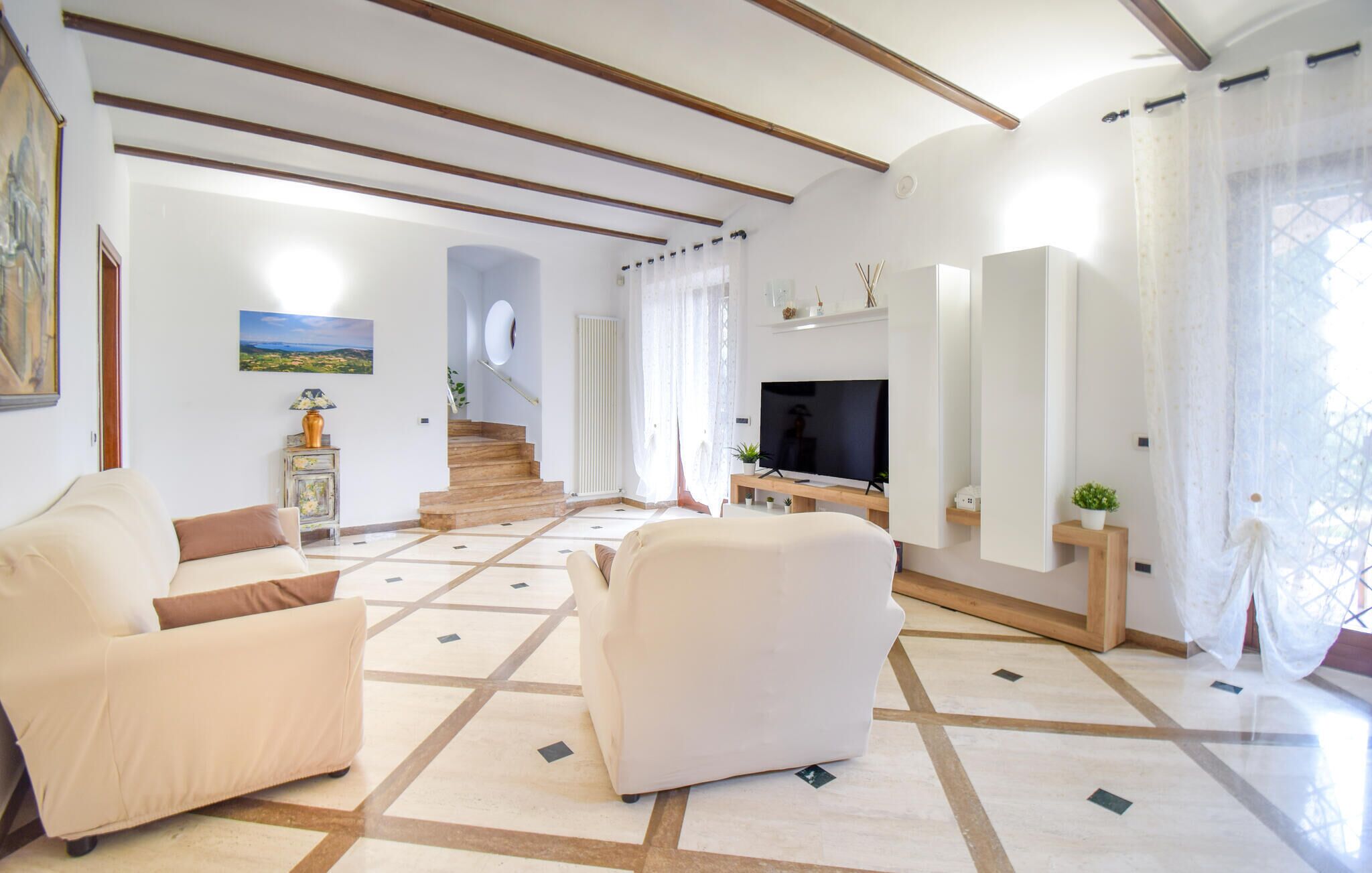 TV connectée, cheminée, baby-foot