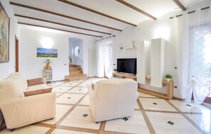 TV connectée, cheminée, baby-foot