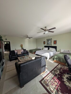 5 habitaciones, escritorio, tabla de planchar con plancha y wifi gratis 