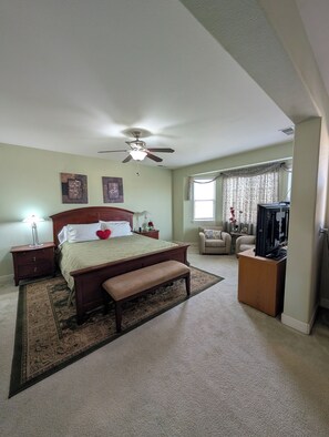 5 bedrooms, desk, iron/ironing board, free WiFi - Spacious 5-bedroom 3-bath house in NW Fresno (Fresno)