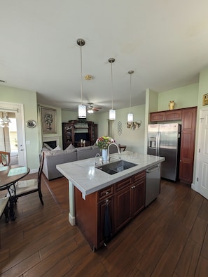 Interior - Spacious 5-bedroom 3-bath house in NW Fresno (Fresno)