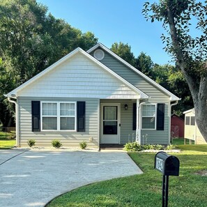 Exterior - Private 3-bedroom Home in Winston-Salem (Winston-Salem)