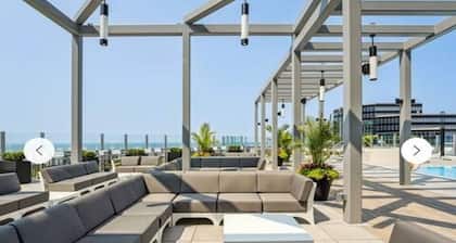 Luxury Downtown King Bed, Rooftop + Pool