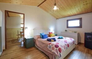 1 bedroom, iron/ironing board, travel crib, free WiFi - Nice home in San Giustino (PG) (San Giustino (PG))