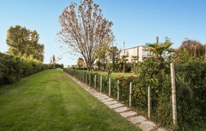 Property grounds - Beautiful home in Località Treporti with WiFi (Località Treporti)