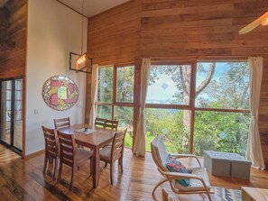 غرفة لتناول الطعام