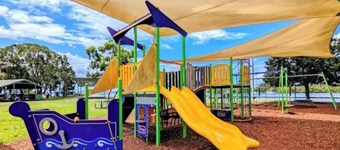 Skippers By The Bay - Lemon Tree Passage