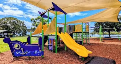 Skippers By The Bay - Lemon Tree Passage