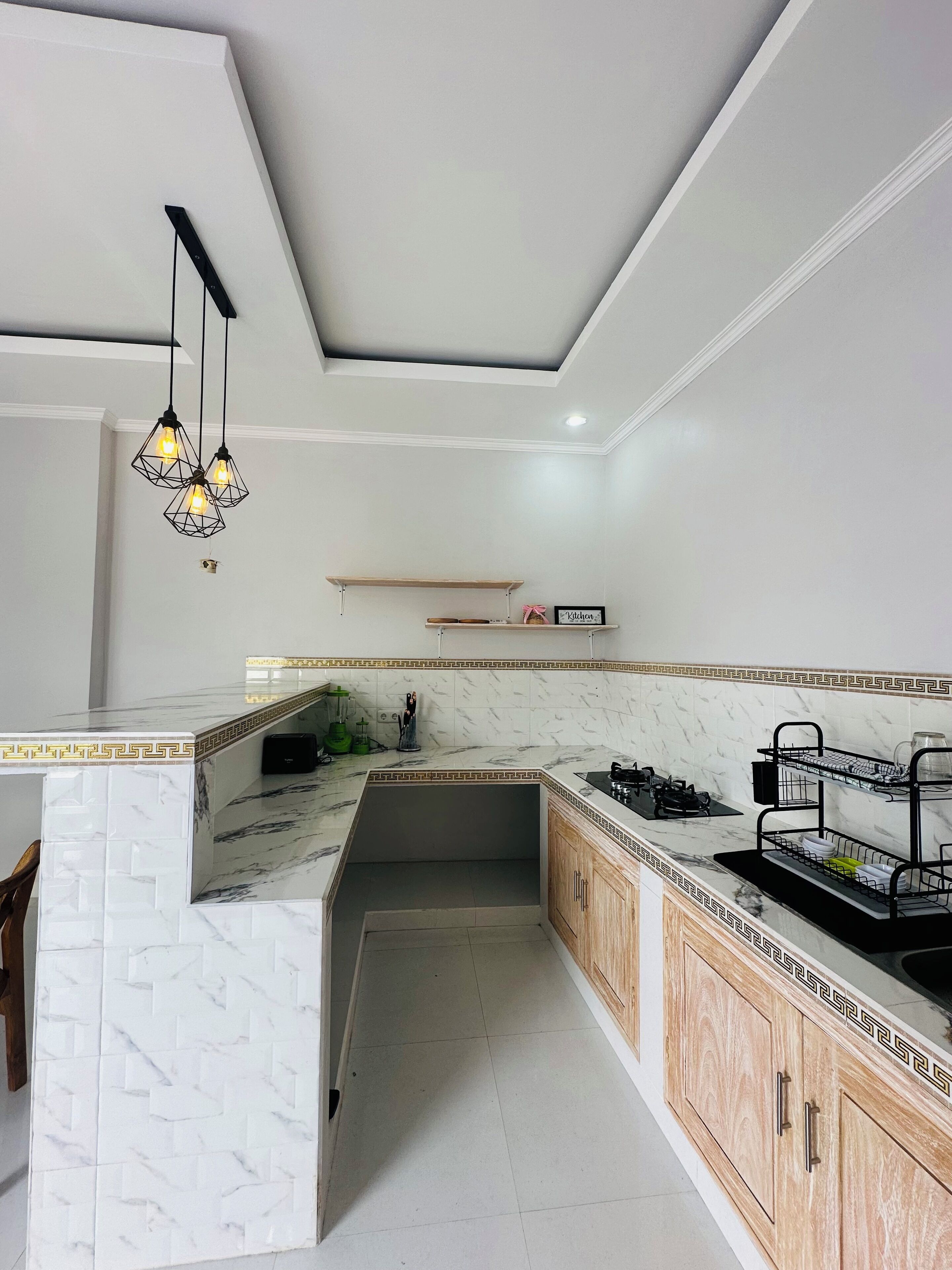 Micro-ondes, four, plaque de cuisson, lave-vaisselle