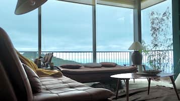 Älytelevisio, takka, stereot, tulostin