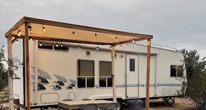2-bedroom recreational vehicle in delightful Tucson with all amenities