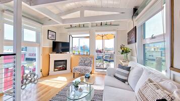 Télévision, cheminée