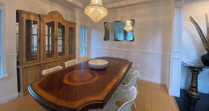 5 Minutes away from Edmonds Station! Ideal location for all events & attractions