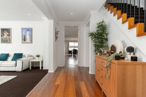 Interior - Haven Home Art Spring (Narre Warren South)