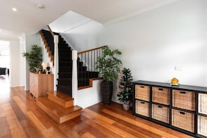 Interior - Haven Home Art Spring (Narre Warren South)