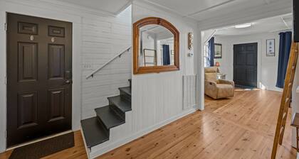 Historic Downtown New Bern Retreat - Pet Friendly