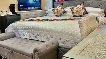 3 bedrooms, iron/ironing board, WiFi, bed sheets