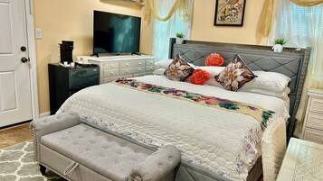 3 bedrooms, iron/ironing board, WiFi, bed sheets