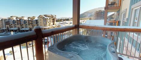 Bain à remous extérieur