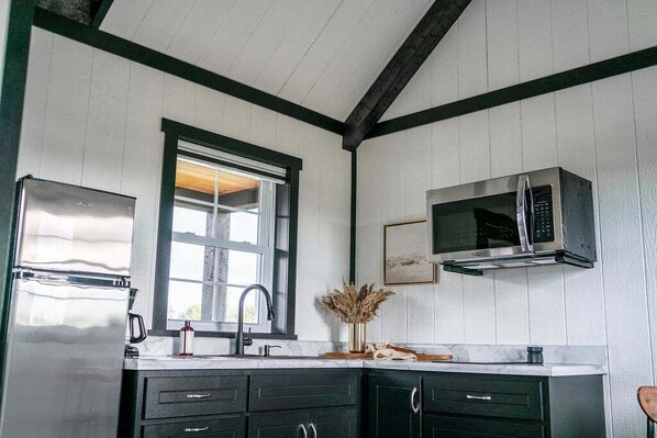 雪櫃、微波爐、爐具、咖啡機/沖茶器