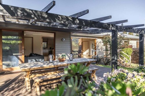 The Willows Coastal Retreat in Old Ocean Grove