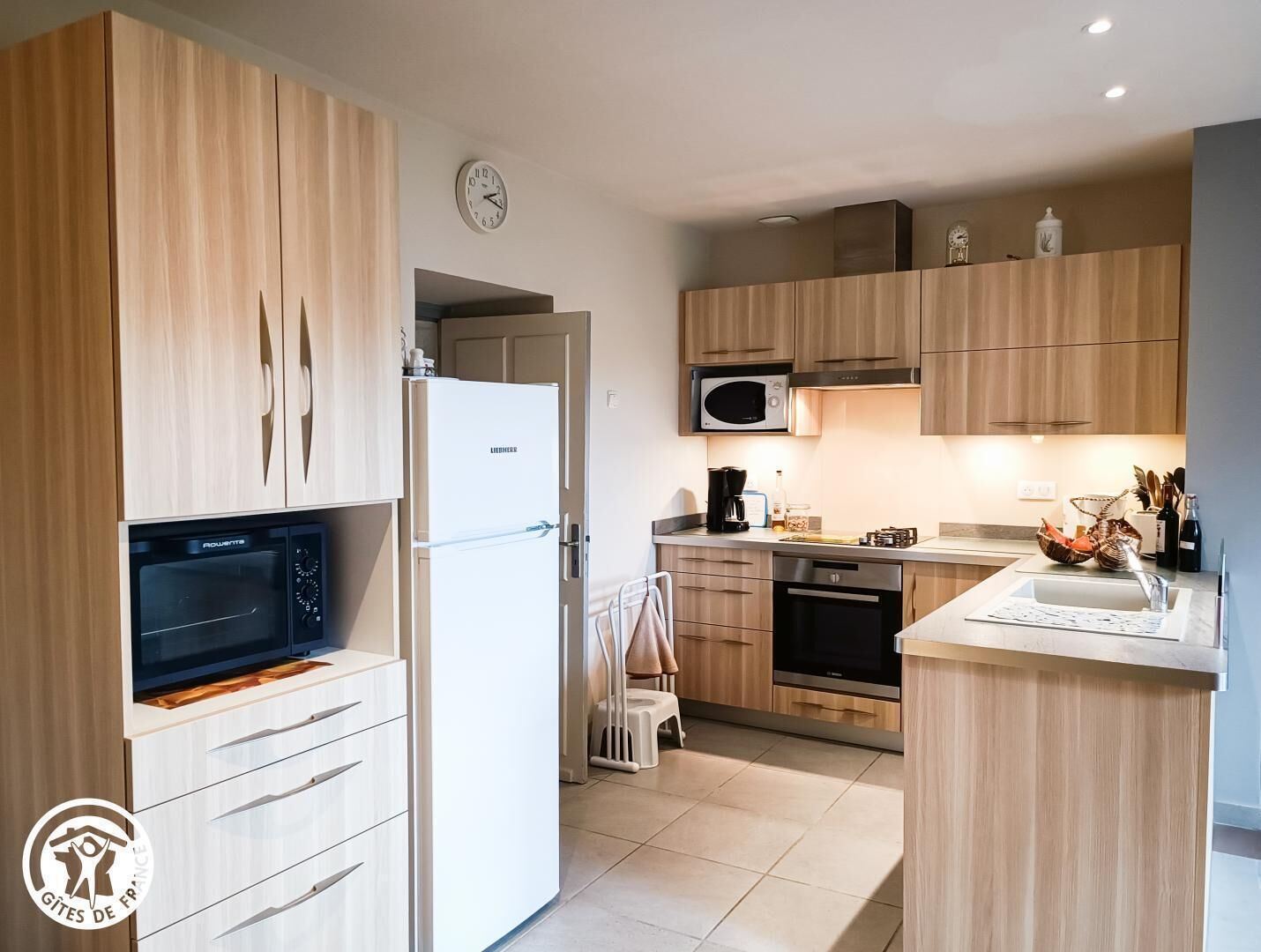 Kjøleskap, mikrobølgeovn og oppvaskmaskin