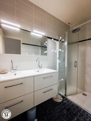 Shower - Gîtes de France® - 46G1484 (BEDUER)