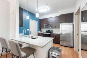 Private kitchen - Landing Furnished Apartments South End Stratford (Stratford)