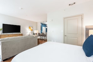 Departamento (0 Bedroom) | Decoración personalizada, muebles diferentes y escritorio 