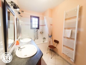 Bathroom - Gîtes de France® - 46G1311 (CAPDENAC)