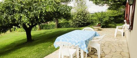 屋外ダイニングエリア