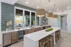 Snack bar - Landing Furnished Apartments - Orange Beach  (Orange Beach)