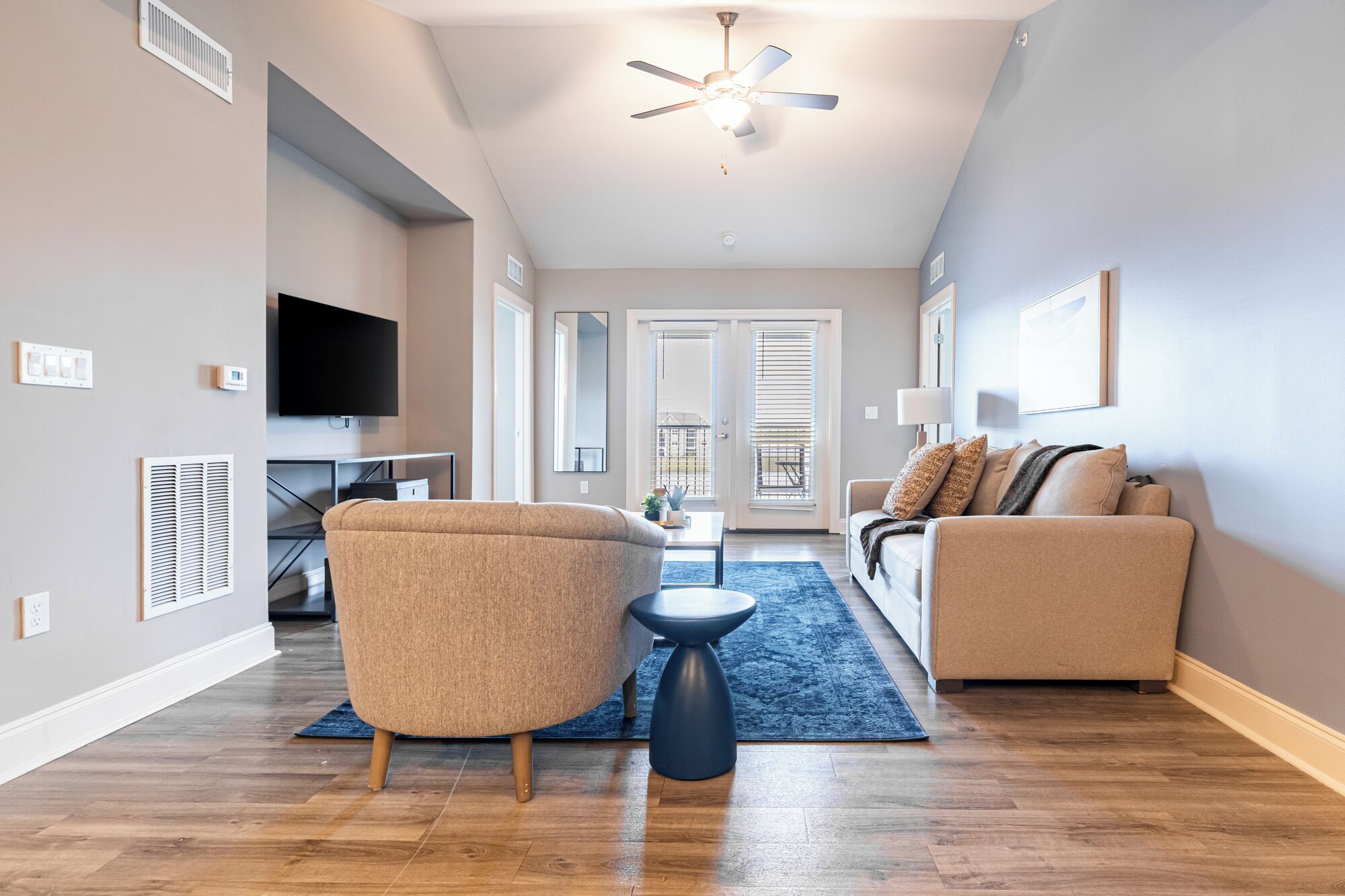 Leilighet (2 Bedrooms) | Oppholdsrom | En 50-tommers TV med digitale kanaler