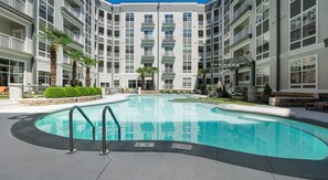 Seasonal outdoor pool - Landing Apartments Raleigh - North Hills  (Raleigh)
