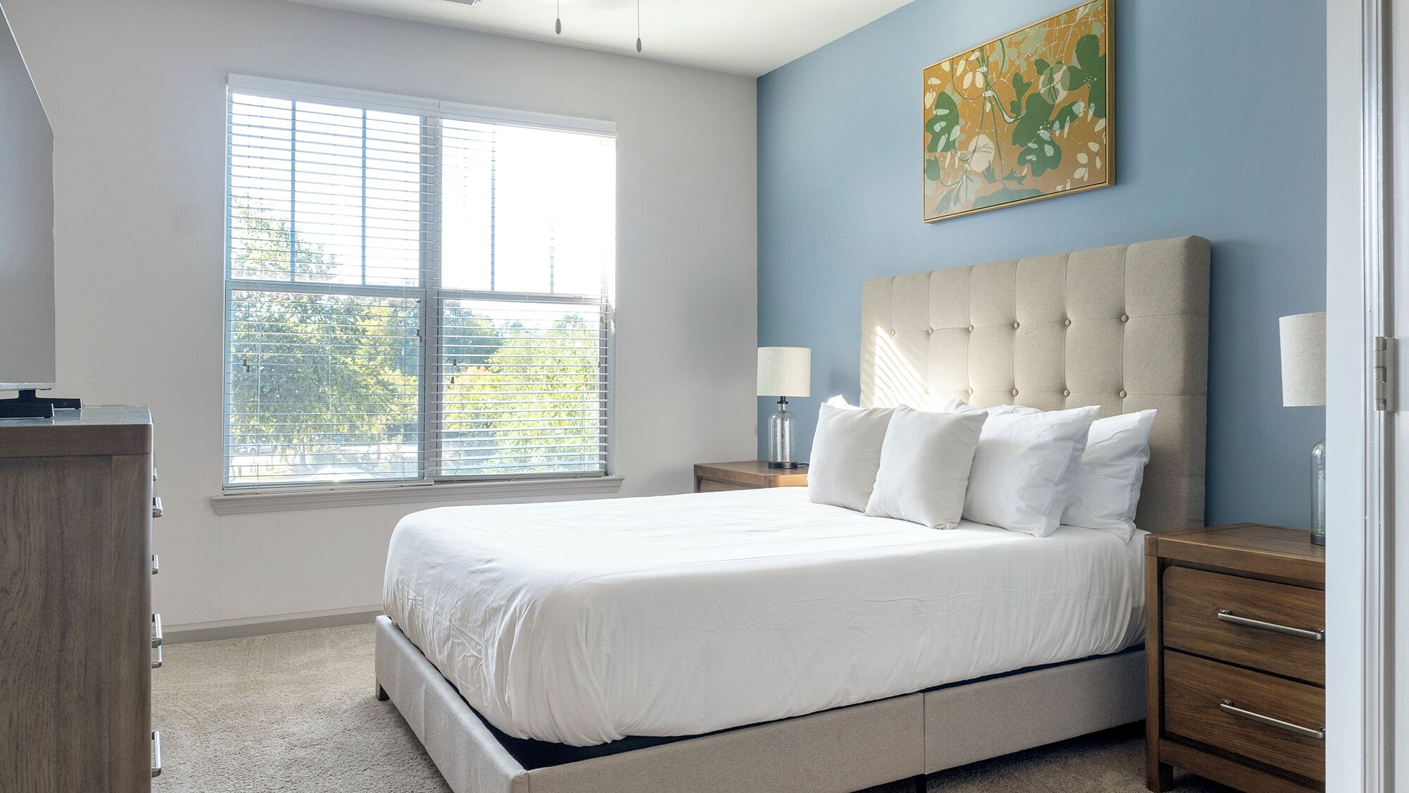 Apartment (1 Bedroom) | 1 bedroom, desk, laptop workspace, iron/ironing board