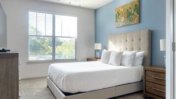Apartment (1 Bedroom) | 1 bedroom, desk, laptop workspace, iron/ironing board