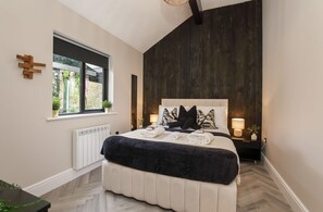 2 makuuhuonetta, silitysrauta/-lauta, ilmainen Wi-Fi, vuodevaatteet