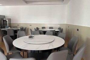 Unclassified image, 5 of 54, button - CHP. Hotel (Heqing)