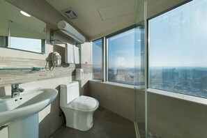 Towels, shampoo - Xinshe Hotel (Taoyuan)